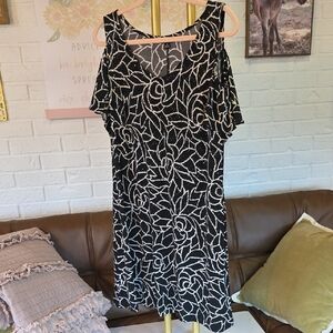 MSK Black and White Rose Pattern Midi Dress